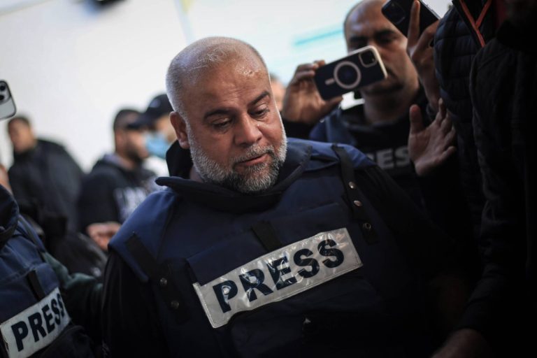 وصول الصحافي الفلسطيني وائل الدحدوح من قطاع غزة إلى مصر