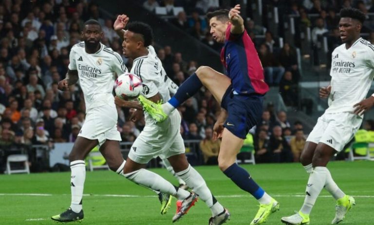 برشلونة يحسم الكلاسيكو برباعية بمرمى مدريد ويوسع الفارق بالصدارة