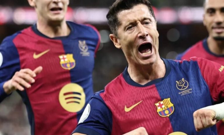 بعشرة لاعبيين.. برشلونة يُذِّل مدريد بخمسة أهداف ويفوز بكأس السوبر الإسباني