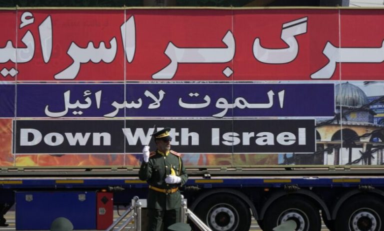 الحرس الثوري: سنضرب القواعد الأمريكية إذا تعرضت إيران لهجوم “إسرائيلي”